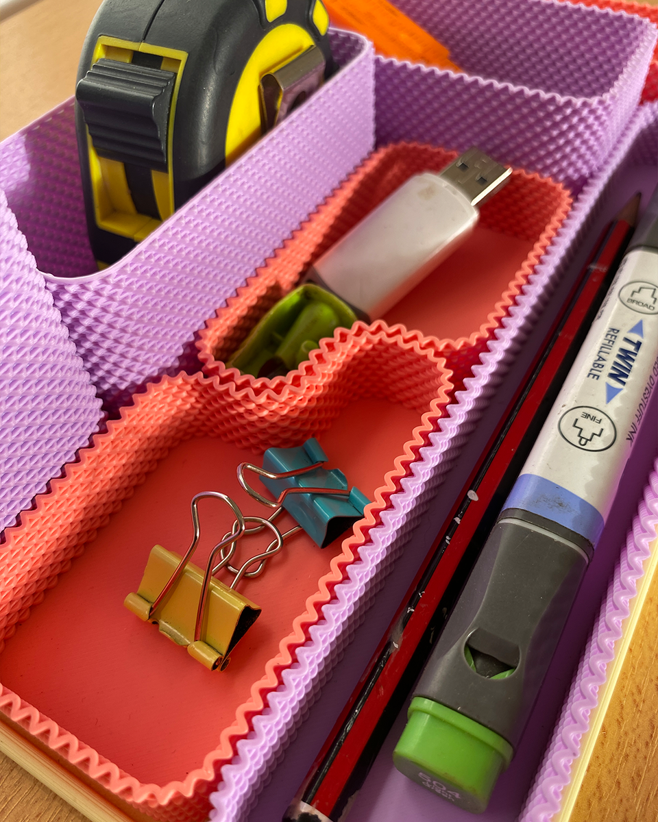 DESK ORGANIZER 18 1350